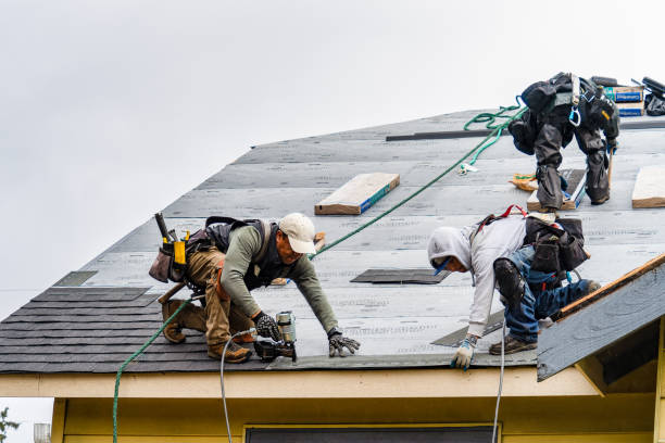 Professional Gutter Installation technician working in Homeland, CA